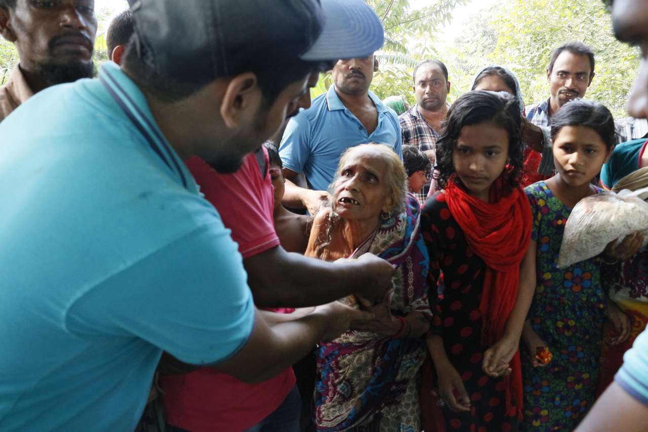 Des chrétiens aident les victimes d'inondation au Bangladesh