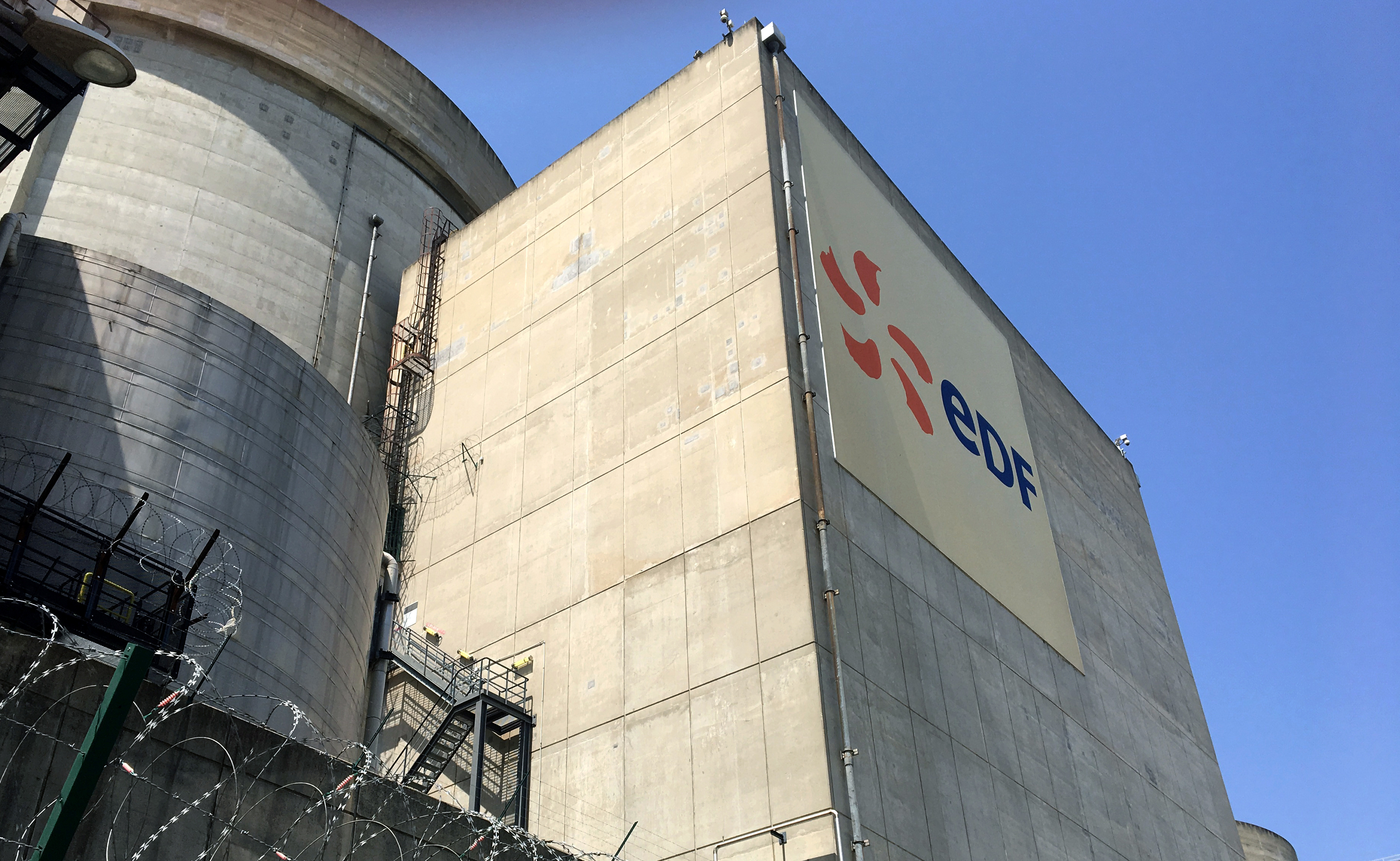 La construction de six nouveaux réacteurs nucléaires de type EPR en France couterait au moins 46 milliards d'euros, d'après les calculs d'EDF. /Photo prise le 27 juin 2019/REUTERS/Benjamin Mallet