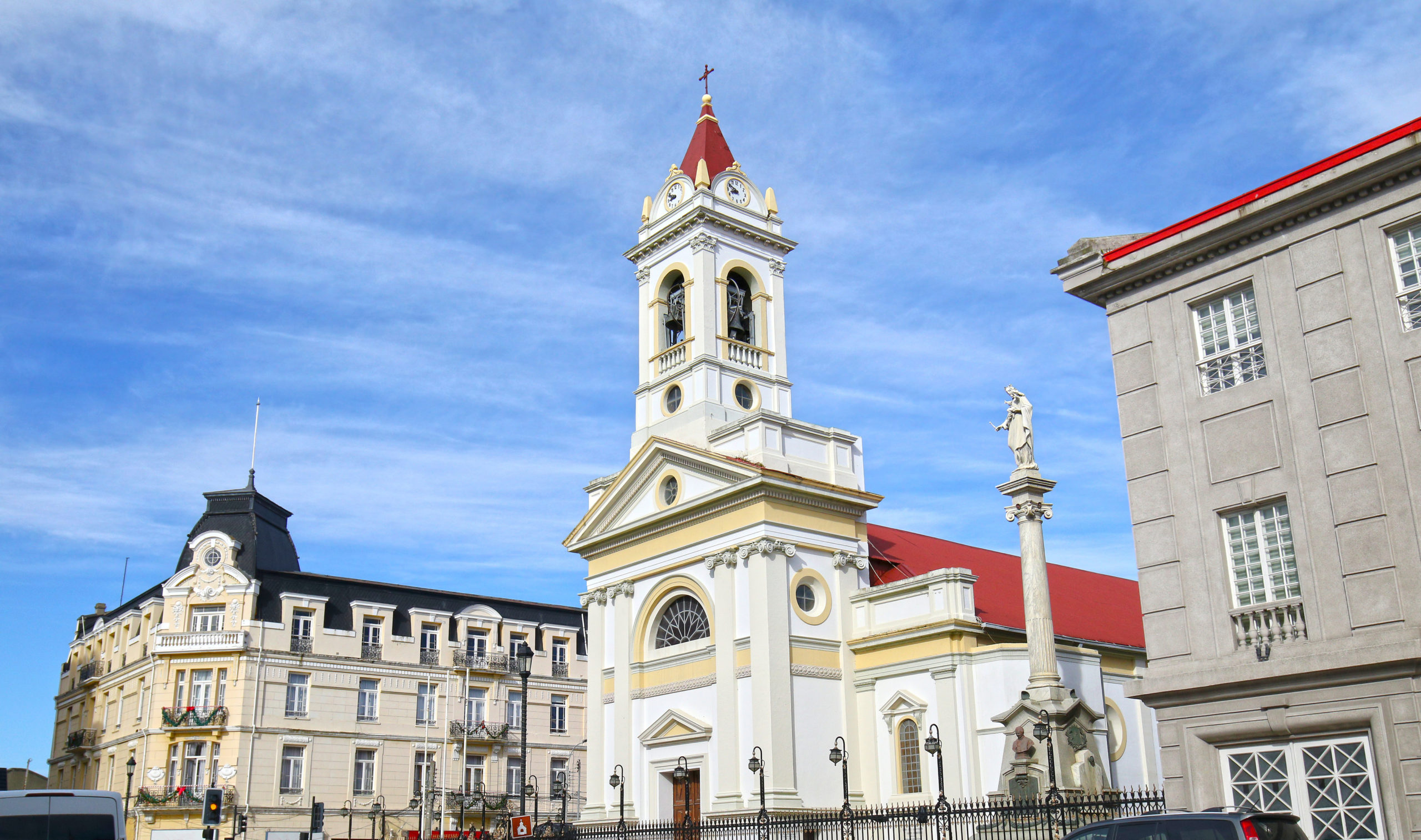 Cathédrale du Sacré-Cœur (Cathédrale du Sacré-Cœur) sur la Plaza Munoz Gamero, Punta Arenas, Chili. Crédit photo: Birdiegal/ 123Rf
