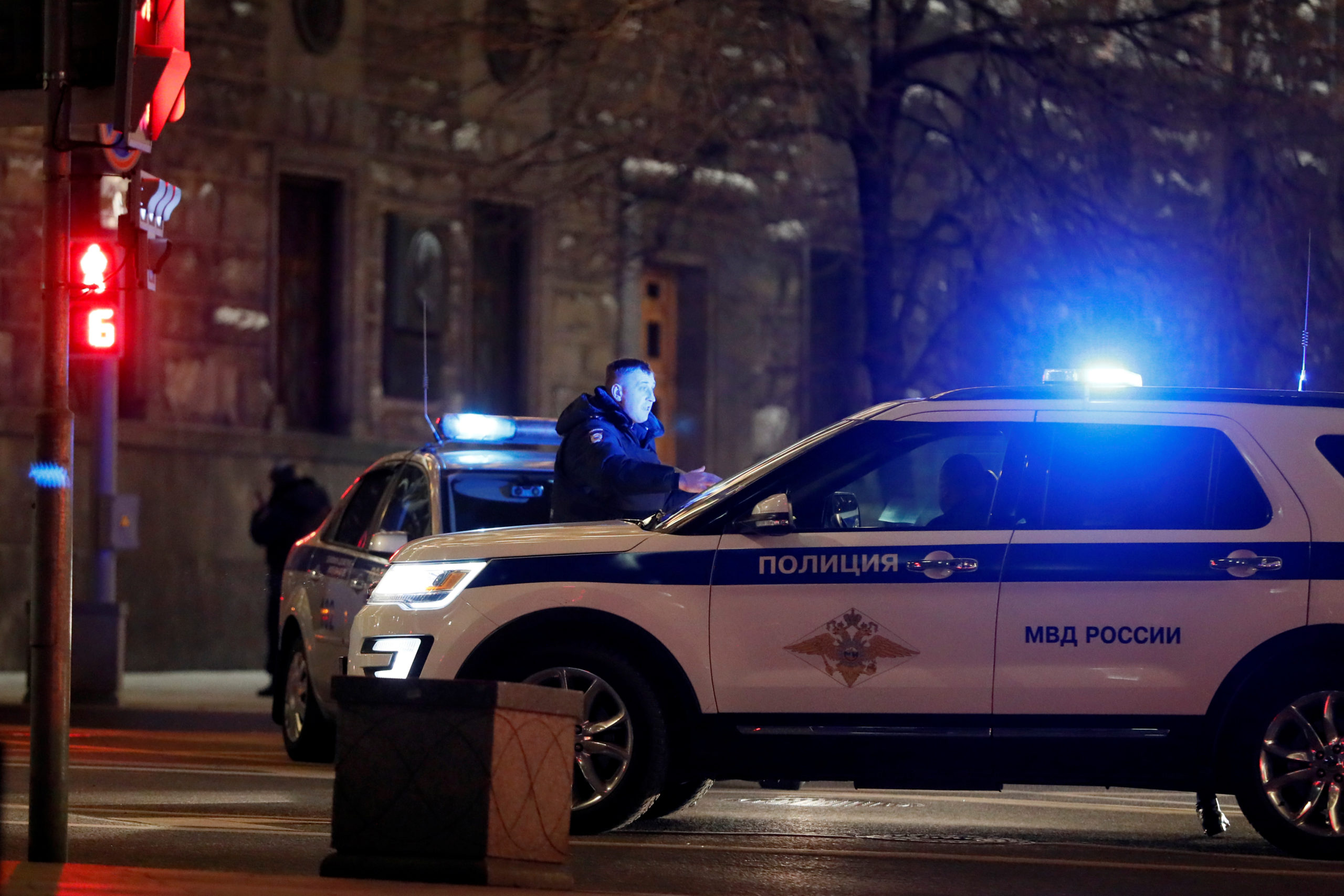 Un membre des forces de l'ordre a été tué jeudi soir par un homme armé qui a ouvert le feu au siège du Service fédéral de sécurité de la fédération de Russie (FSB), dans le centre de Moscou, avant d'être "neutralisé", selon le même FSB. /Photo prise le 19 décembre 2019/REUTERS/Shamil Zhumatov