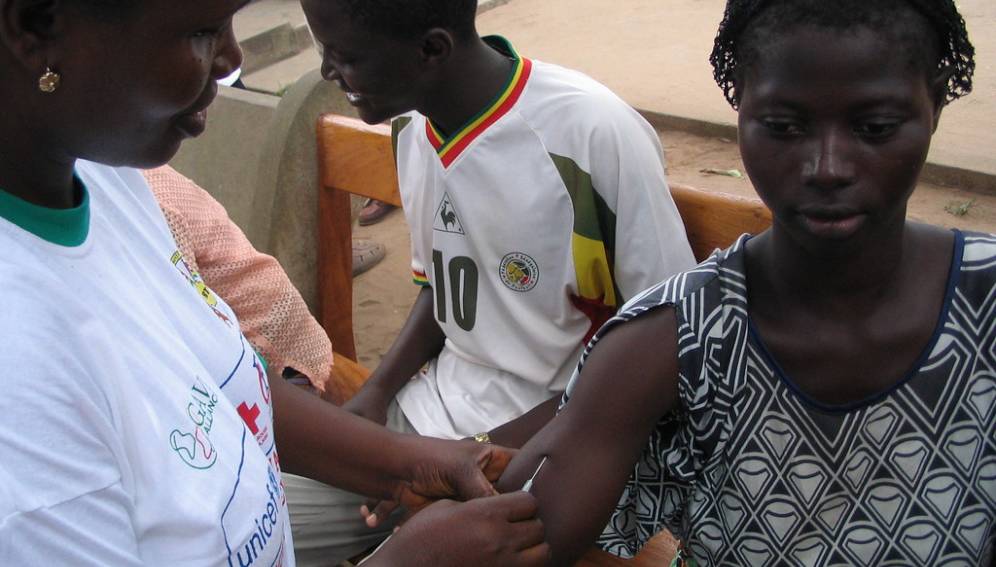 Cameroun : le diocèse d’Obala en opposition avec le Ministère de la santé publique à cause d’un vaccin administré aux jeunes filles dans les écoles