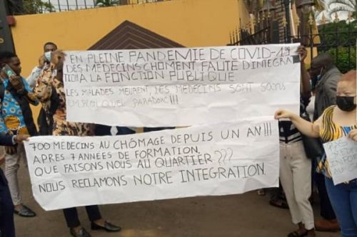 Cameroun : en chômage depuis un an, 700 médecins réclament leur intégration à la Fonction publique