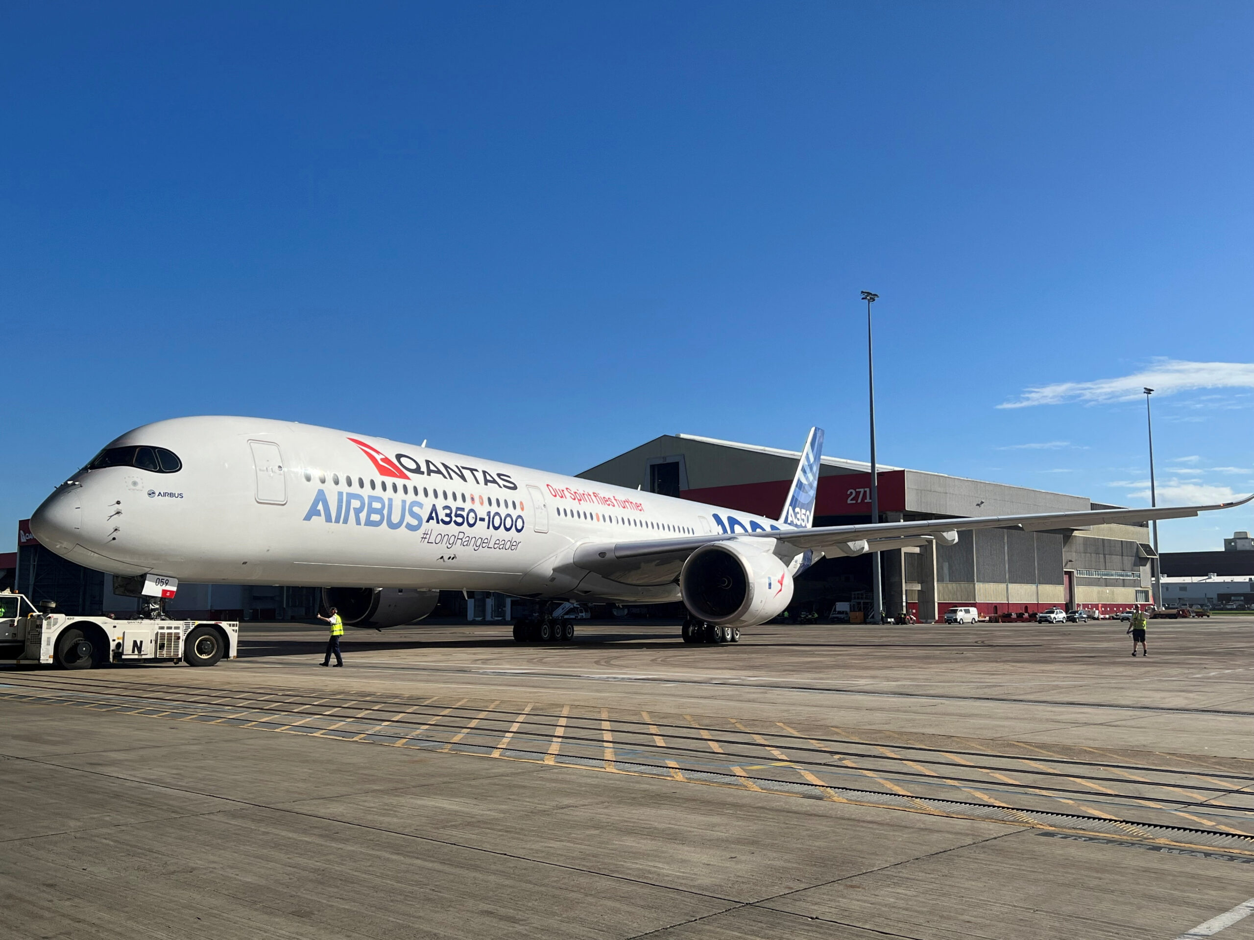 Un avion d'essai Airbus A350-1000 arrive à l'aéroport de Sydney dans le cadre de l'annonce par Qantas d'une commande de 12 avions à Sydney, Australie. /Photo d'archive/REUTERS/Jamie Freed/