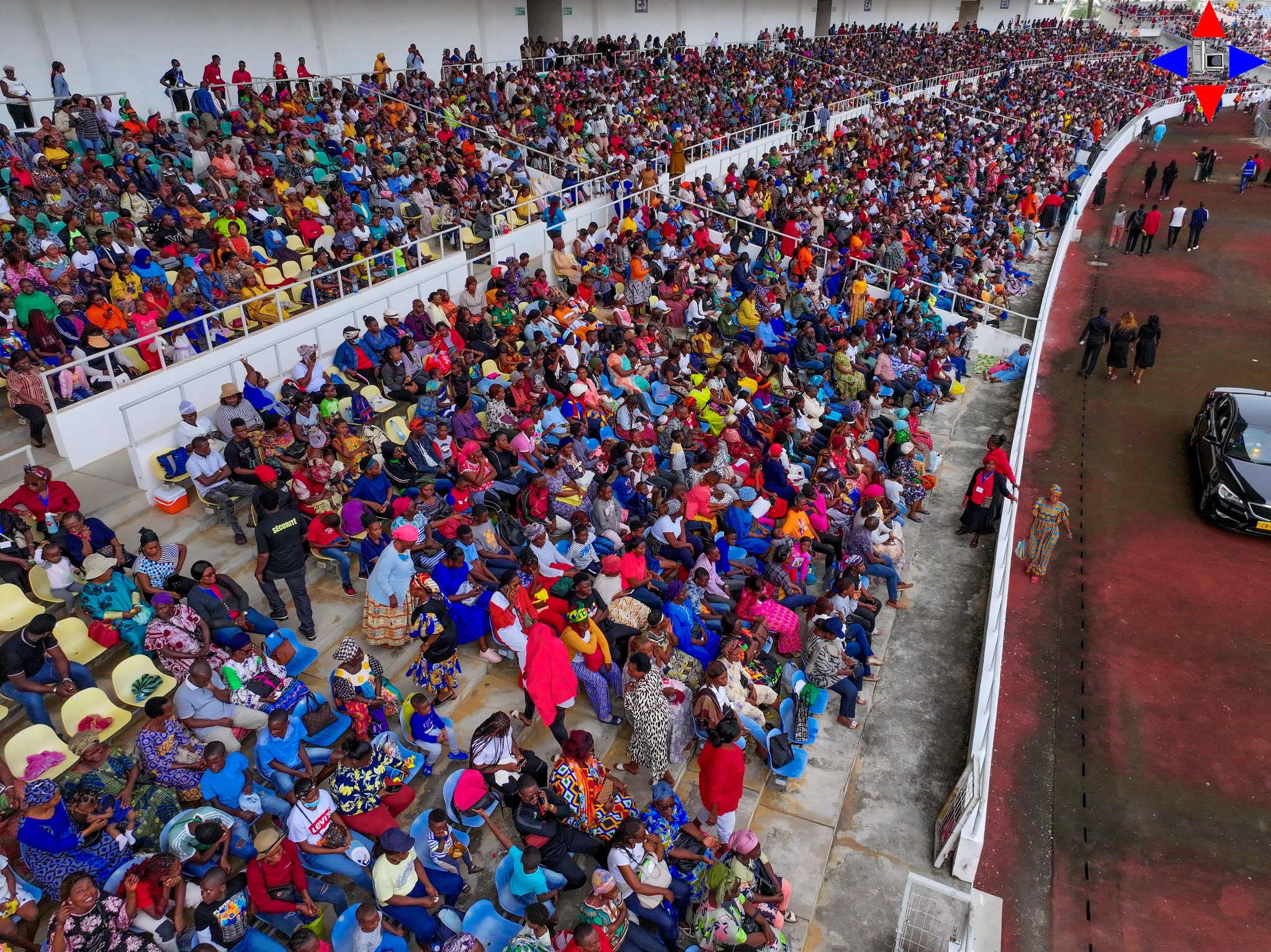 L’évangéliste burundais Chris Ndikumana, très connu sur les réseaux sociaux pour son émission Kanguka, a réuni des milliers de personnes dans le stade de l’Amitié de Libreville (Gabon) pour une croisade de prière le samedi 6 juillet 2024.