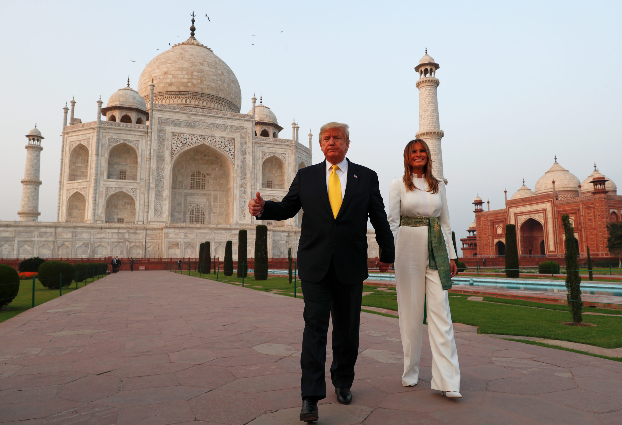 Le président américain Donald Trump, accompagné de son épouse Melania Trump, est arrivé lundi à Ahmedabad, ville dans l'Etat du Gujarat située dans l’ouest de l'Inde, où il effectue une visite d'Etat de deux jours. /Photo prise le 24 février 2020/REUTERS/Al Drago