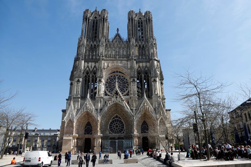 France: Une "nouvelle jauge" pour les lieux de culte définie d'ici jeudi
