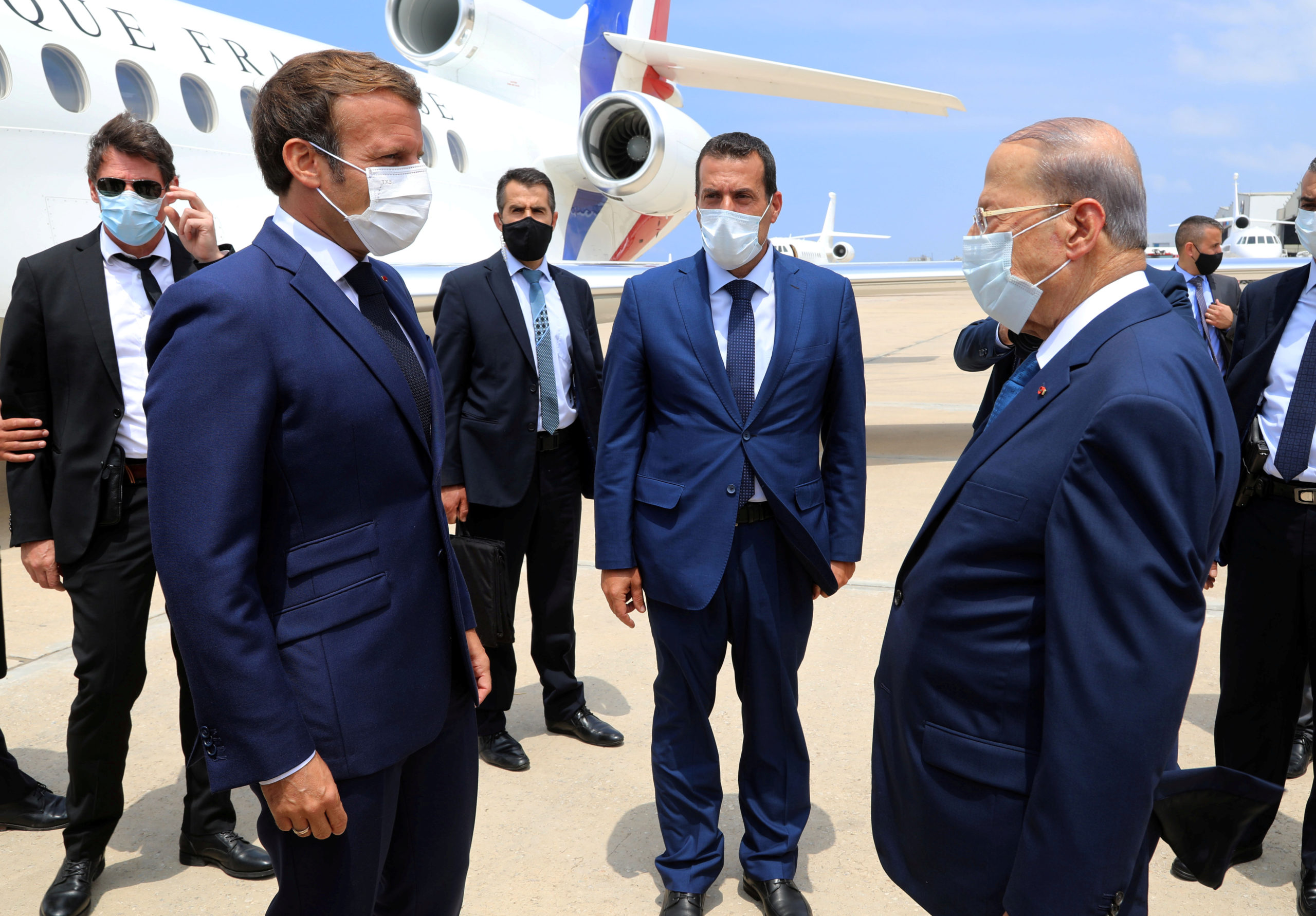A Beyrouth, capitale sinistrée, Macron appelle à un "changement profond"