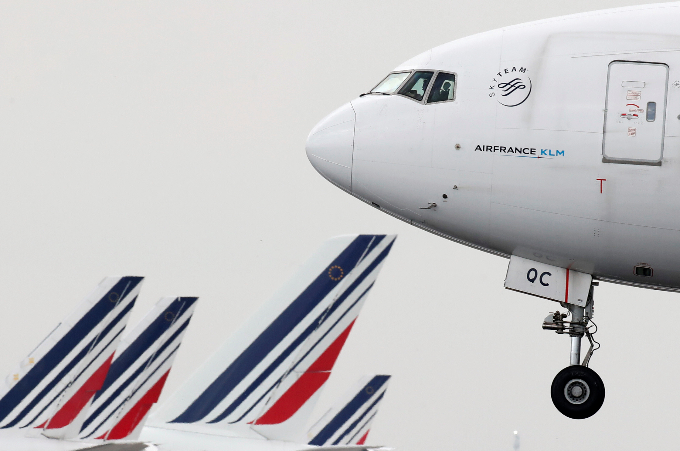 Air France veut supprimer plus de 7.500 postes d'ici 2022, rapporte l'AFP