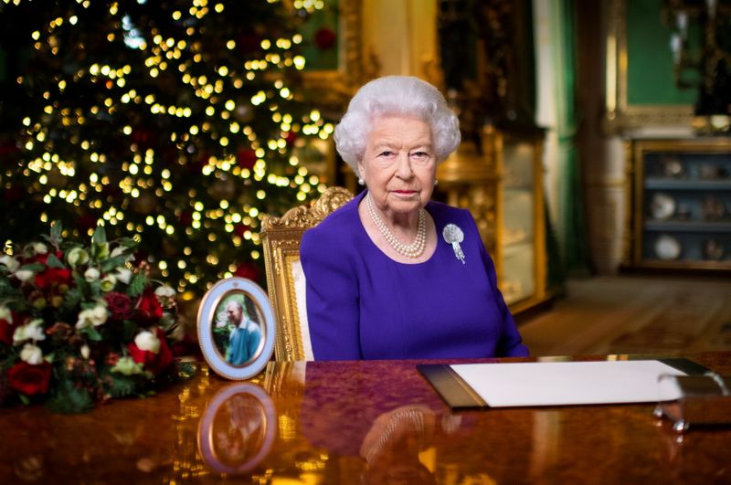 Beaucoup demandent juste un peu de réconfort pour Noël cette année, déclare la reine Elizabeth