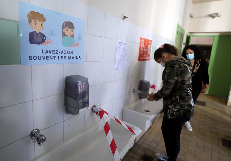 Coronavirus: 348 nouveaux décès en France, près de 27.000 morts au total