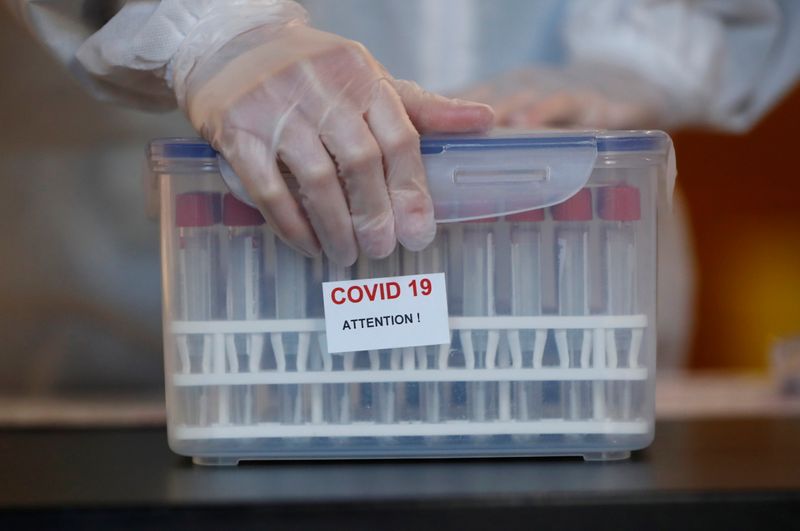 Coronavirus: Plus de 25.000 nouveaux cas et près de 300 morts supplémentaires en France