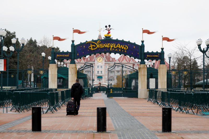 Disneyland fermé, la magie de Mickey n'opère plus à Marne-la-Vallée