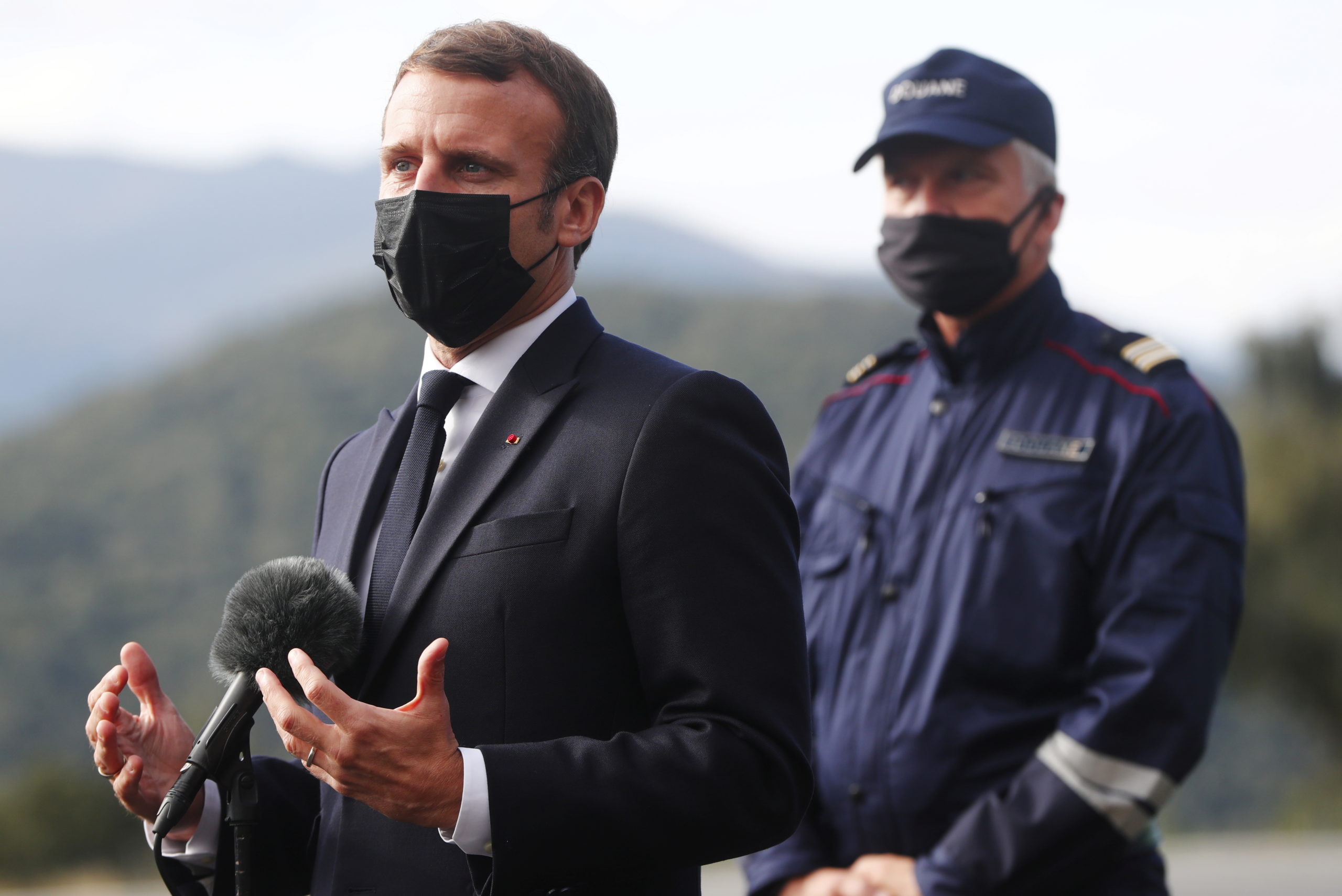 Emmanuel Macron annonce le doublement des effectifs dédiés au contrôle des frontières