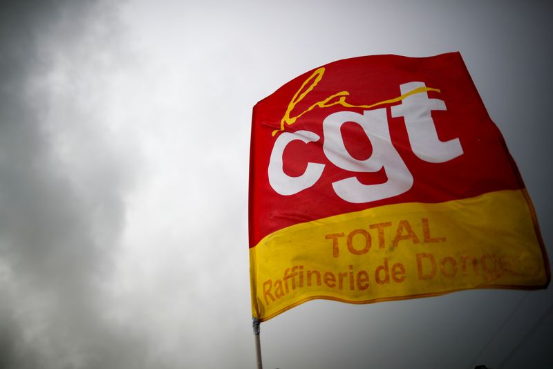 France: Une grève perturbe le fonctionnement des raffineries de Total