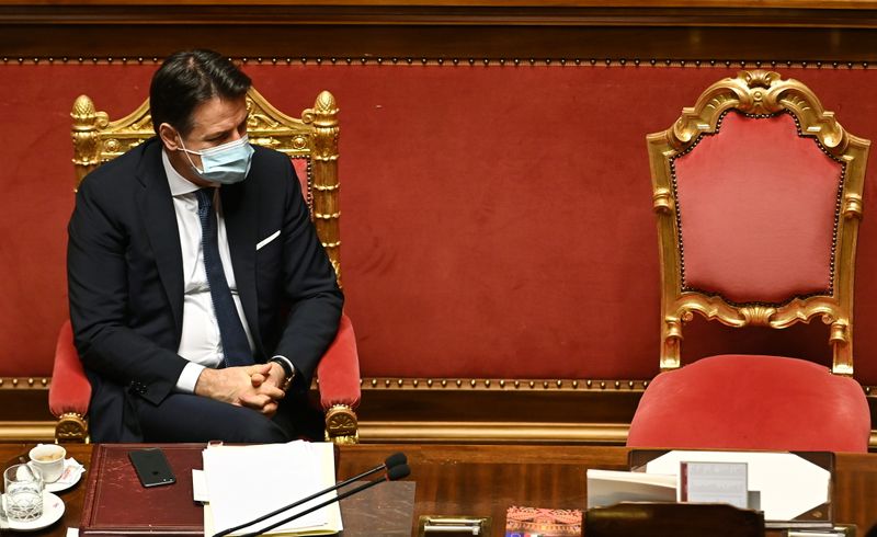 Italie: Conte demande le soutien du Sénat pour sauver sa coalition