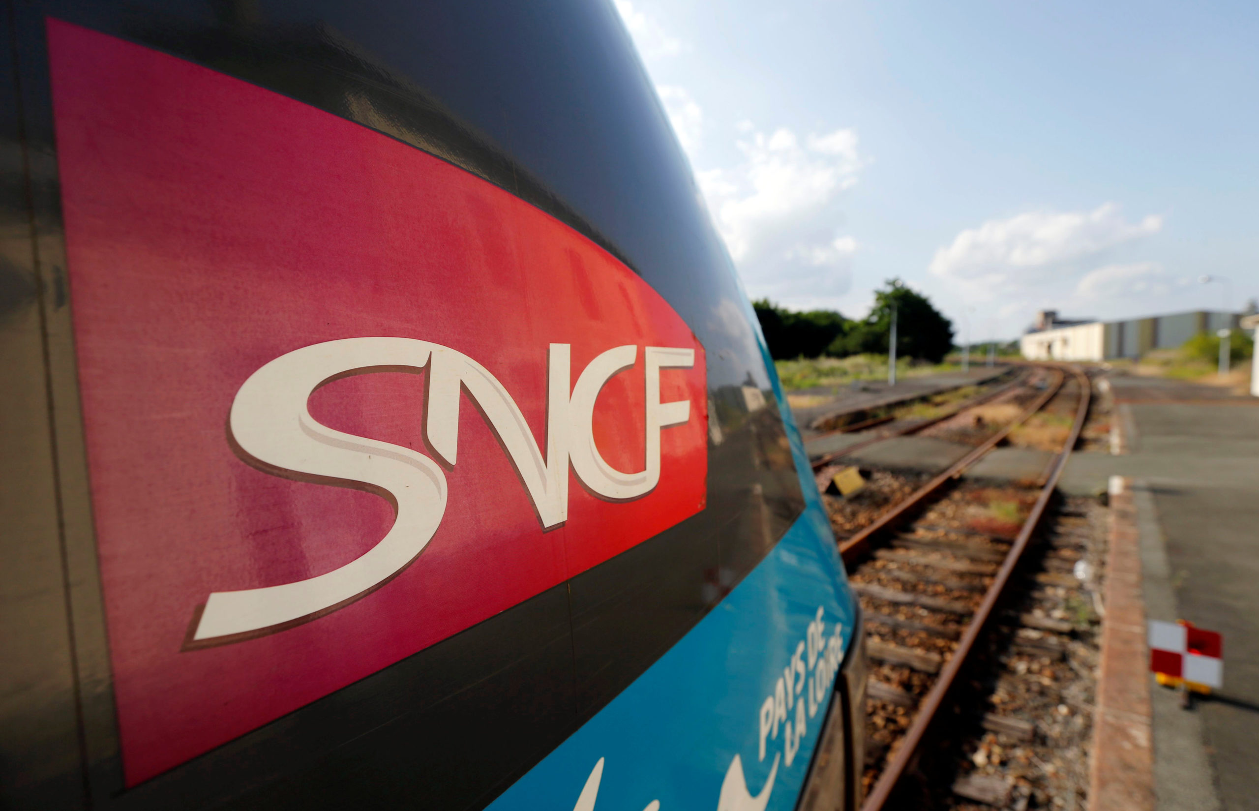 L'Etat "sera au côté de la SNCF", veut redynamiser les trains de nuit, selon Djebbari