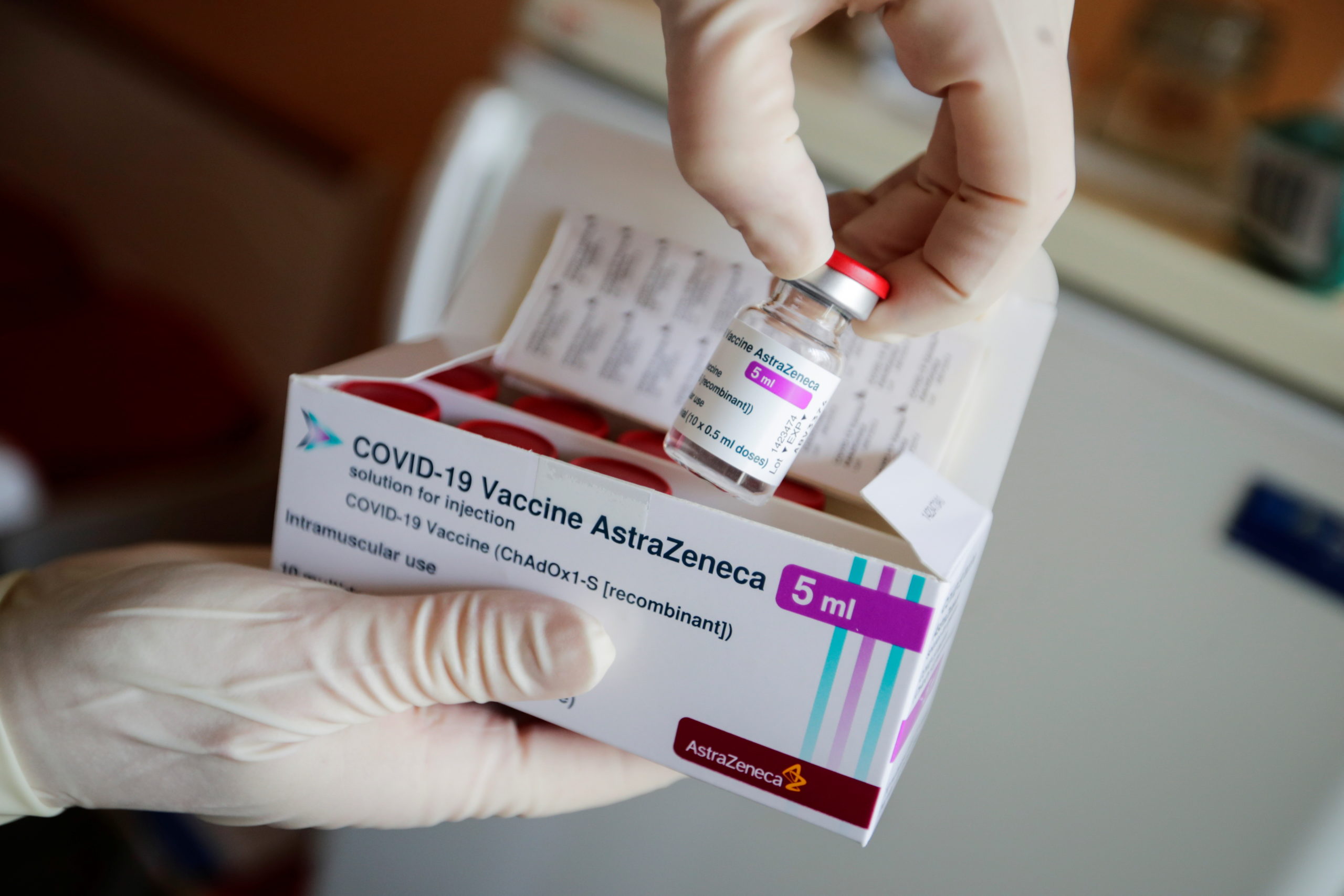 L'UE bloque une livraison à l'Australie de vaccins AstraZeneca - sources