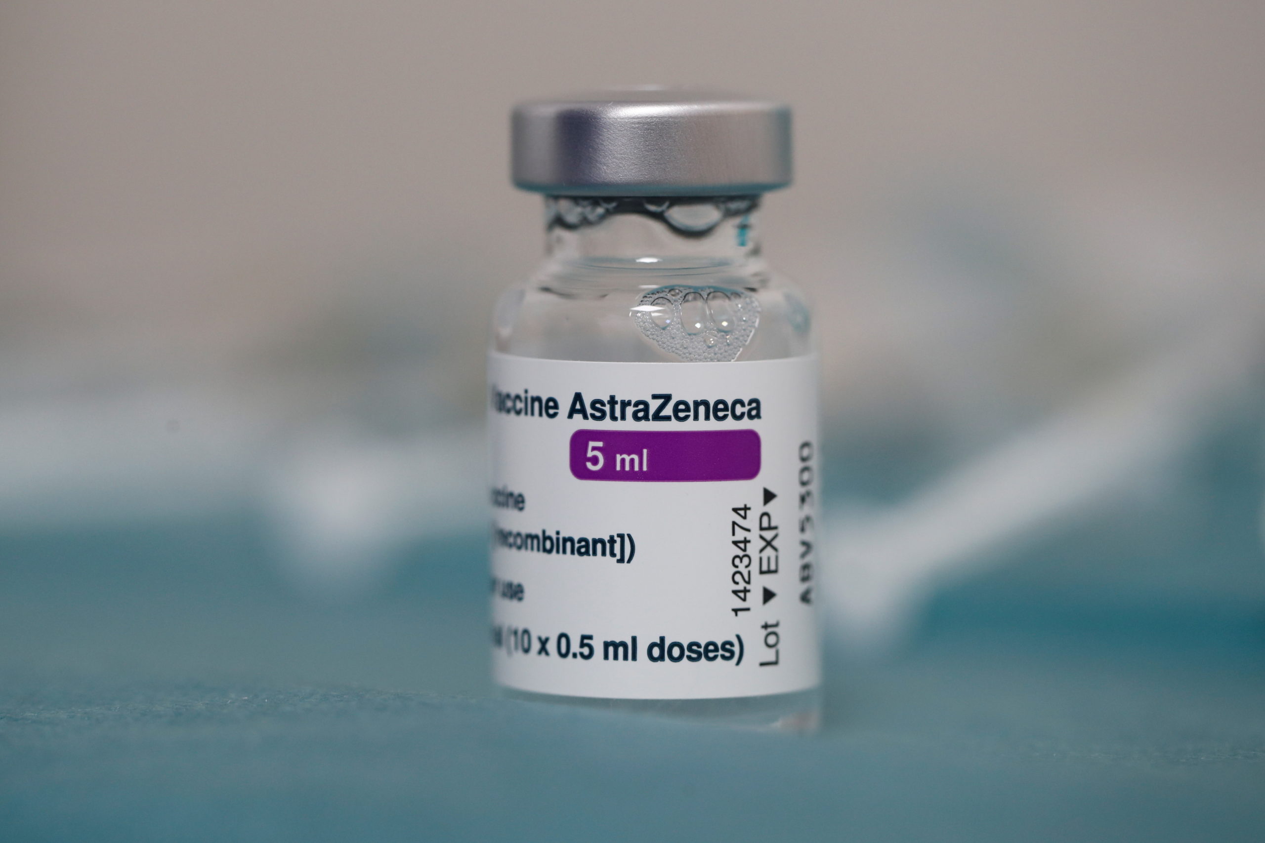 L'UE lorgne les vaccins AstraZeneca produits aux USA, rapporte le FT