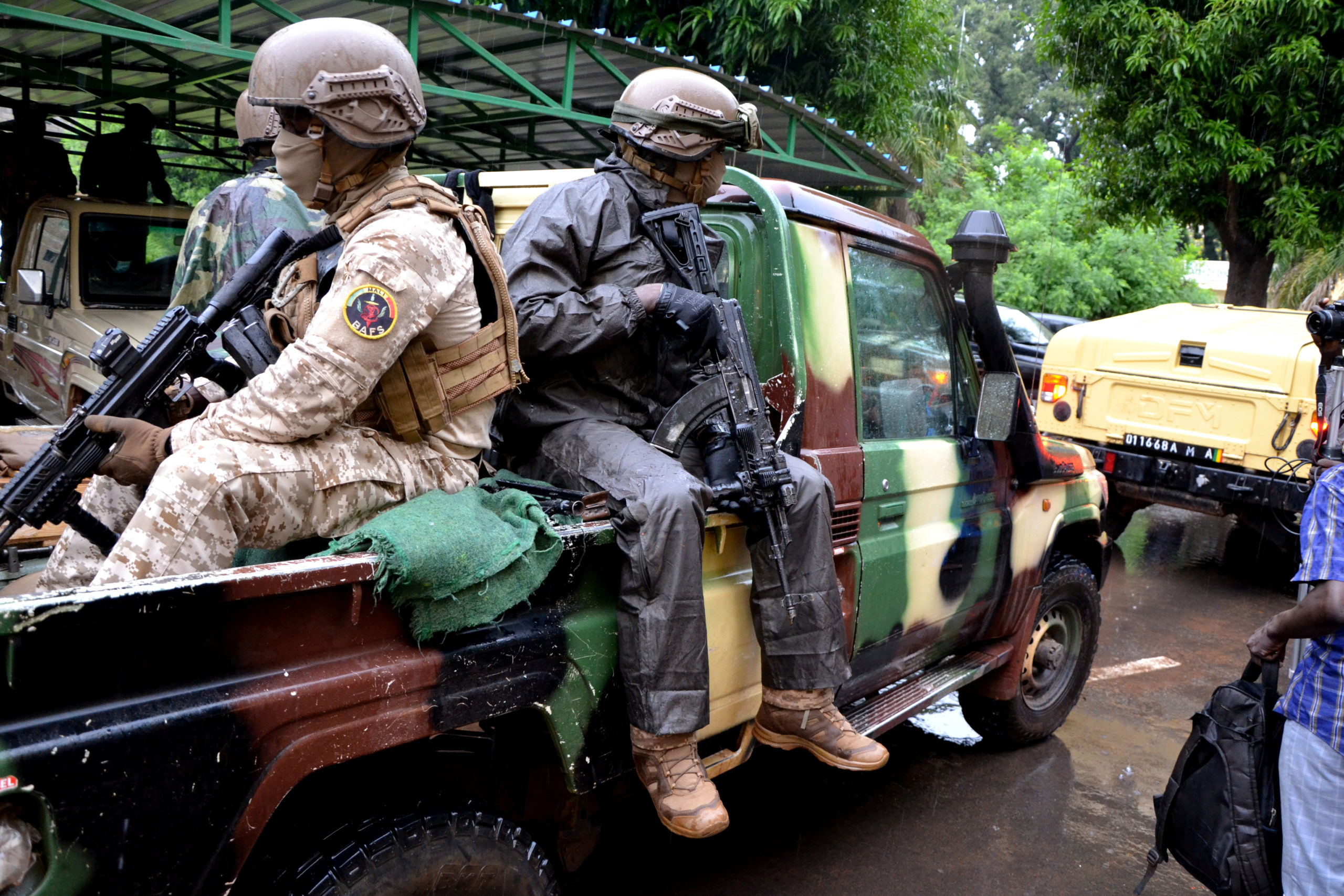 L'UE suspend sa formation des forces armées au Mali