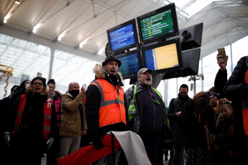 La SNCF prévoit un trafic encore très perturbé ce vendredi