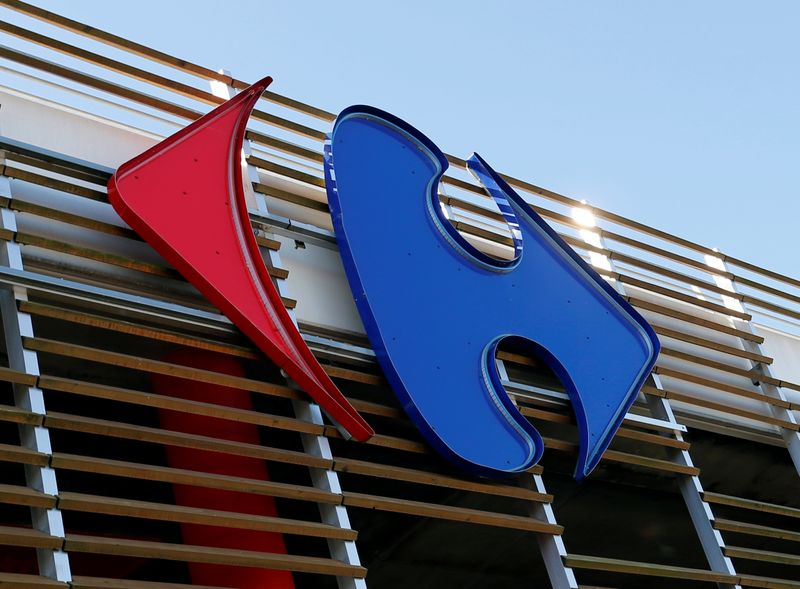 Le canadien Couche-Tard veut se "rapprocher" de Carrefour, Le Maire réticent