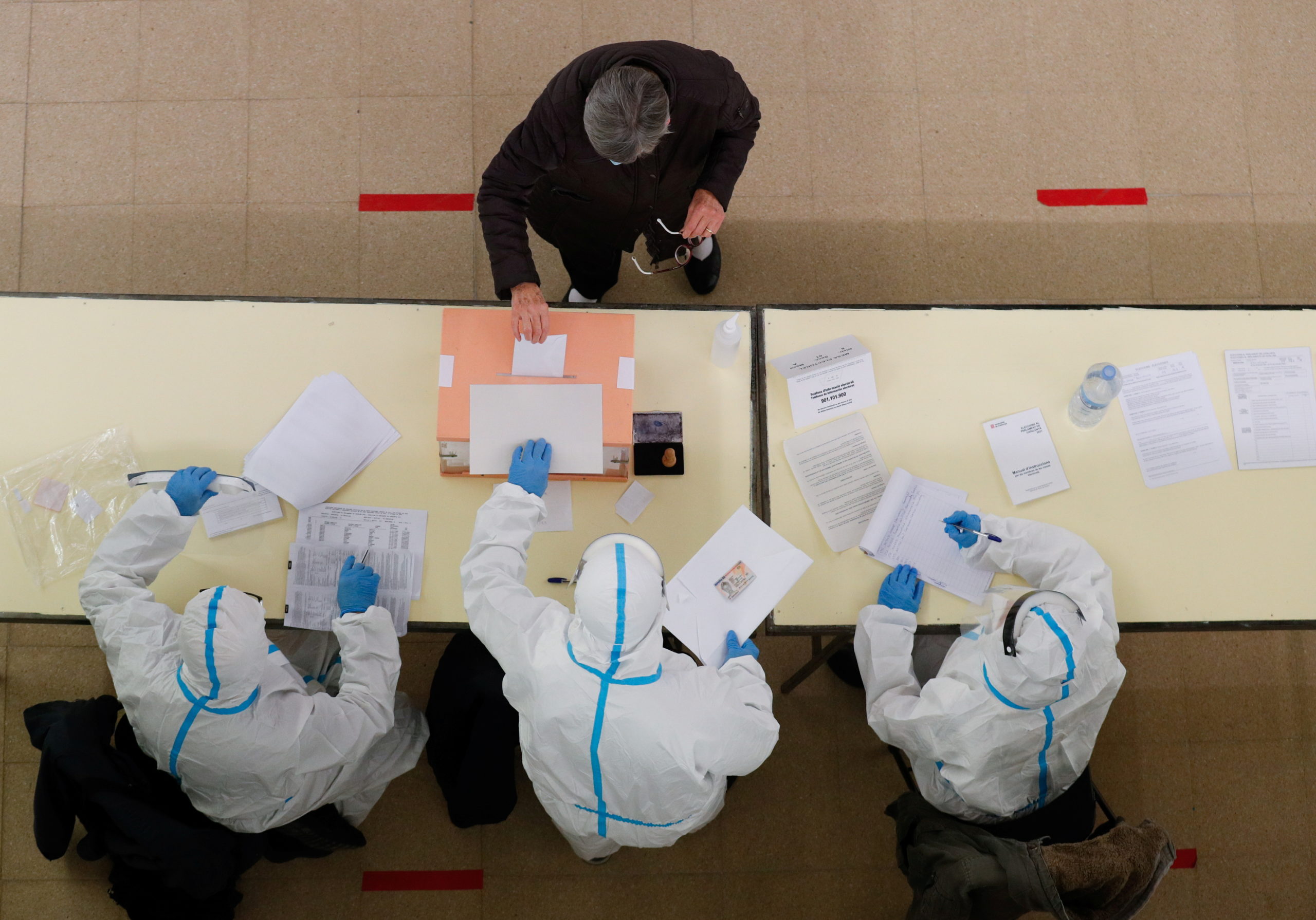 Le gouvernement défend le vote électronique par anticipation, l'opposition vent debout