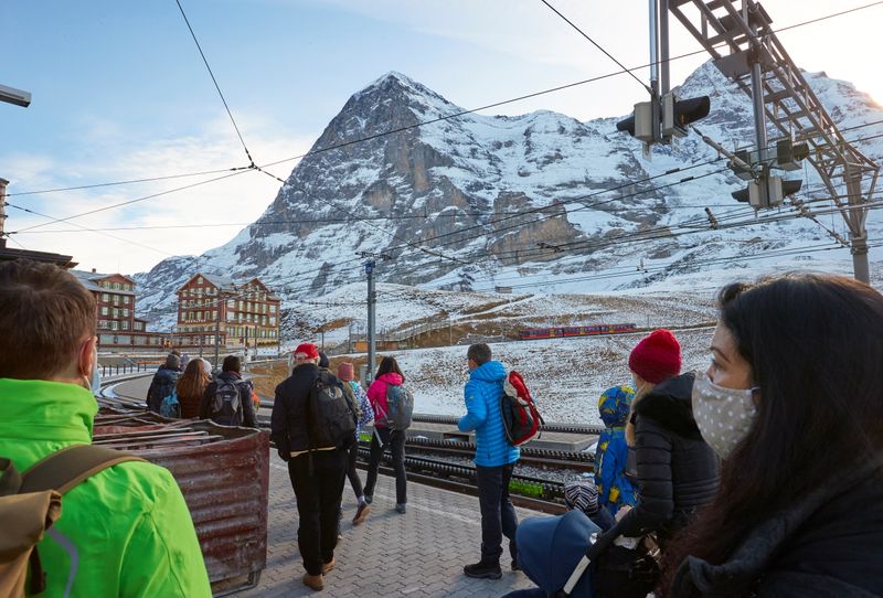 Les stations de ski suisses autorisées à rester ouvertes