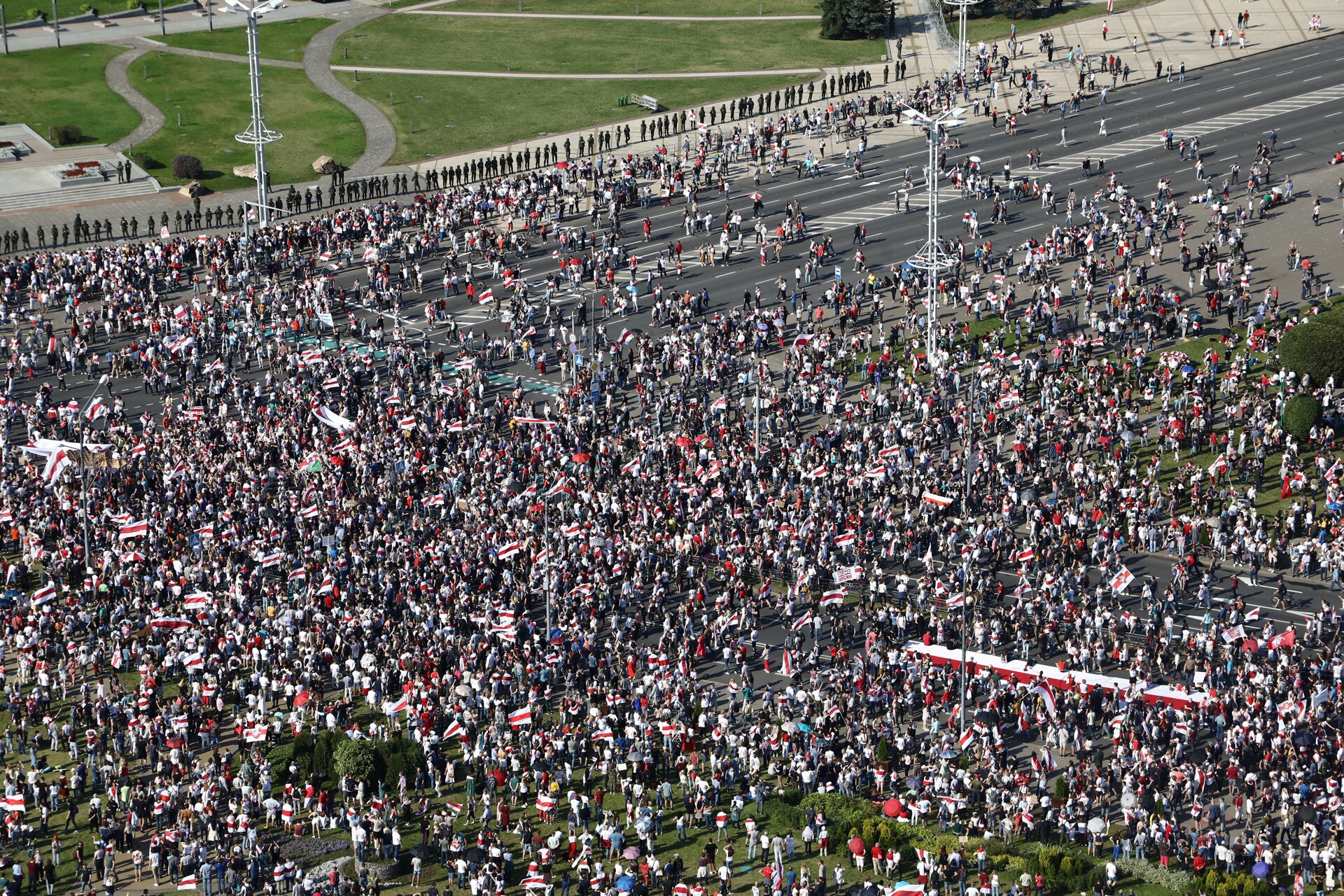 Nouvelle vaste manifestation contre Loukachenko en Biélorussie