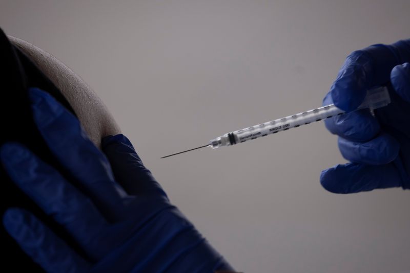 Pfizer prévoit de vendre 15 milliards de dollars de vaccins anti-COVID-19