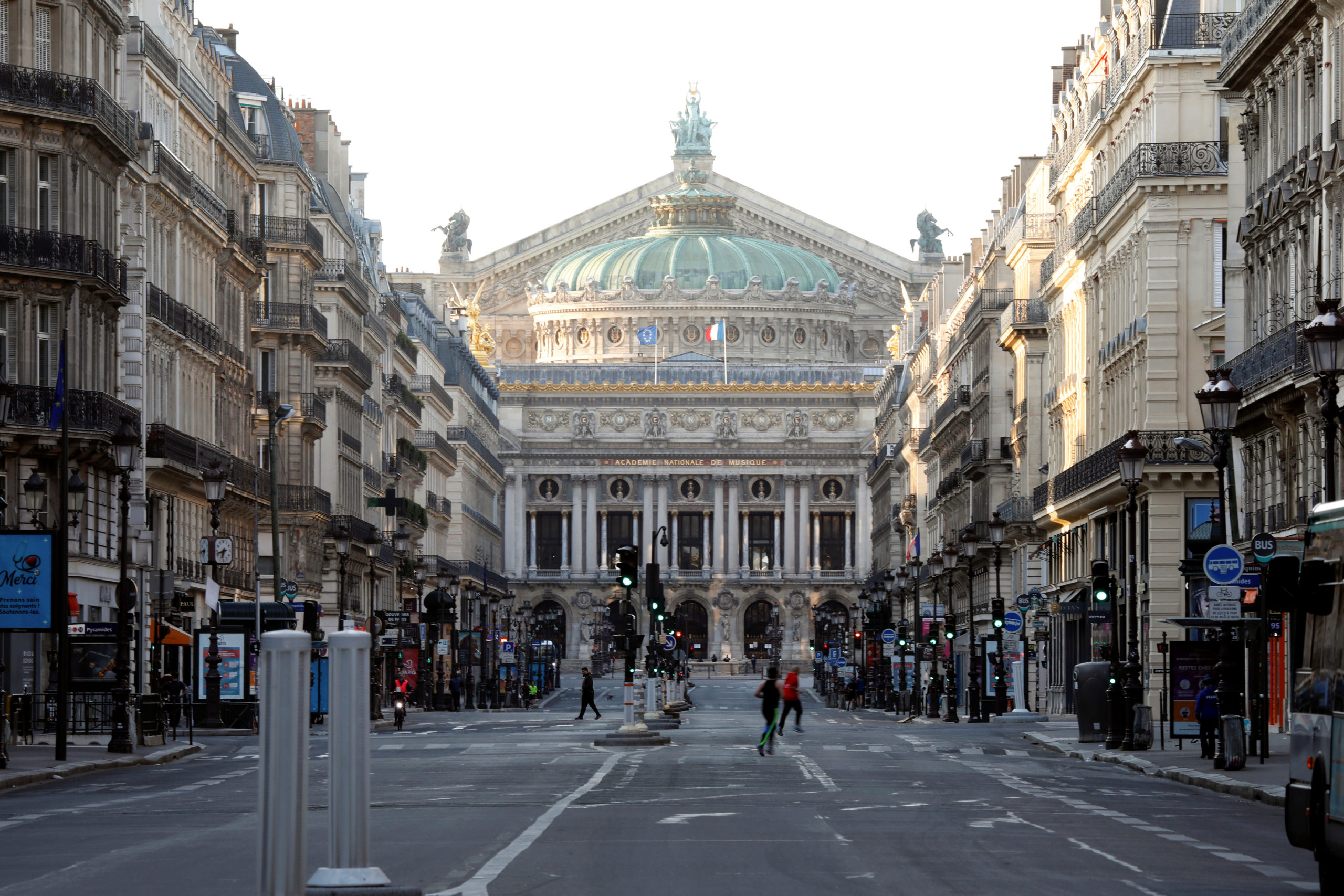 Rassemblements à Paris: La préfecture ordonne la fermeture de certains commerces samedi
