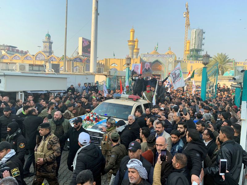 Vaste procession funéraire en Irak pour le général iranien Soleimani