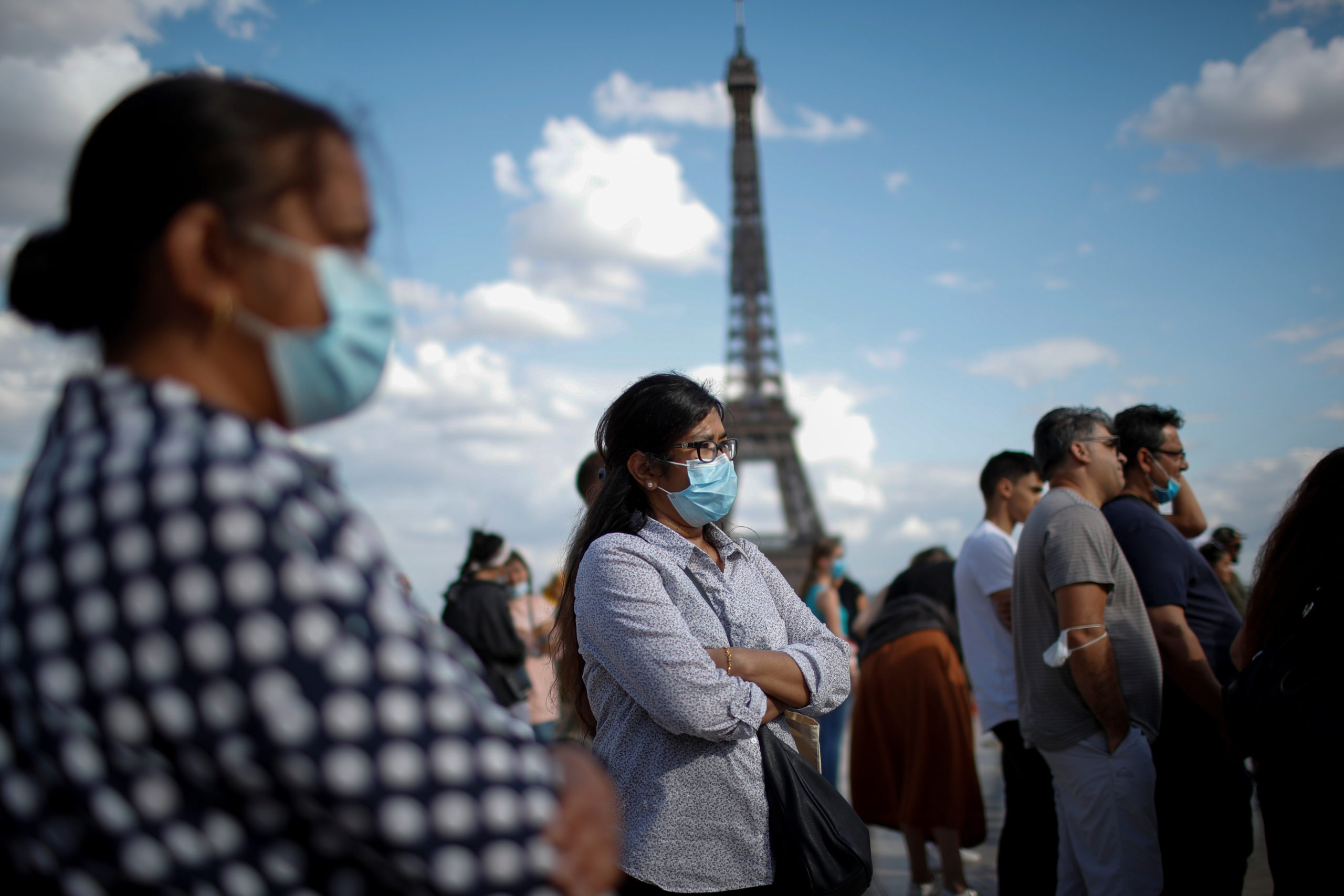 Vers des mesures spécifiques de lutte contre le coronavirus à Paris, rapporte la presse