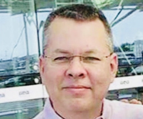 Les chrétiens prient pour le pasteur Andrew Brunson