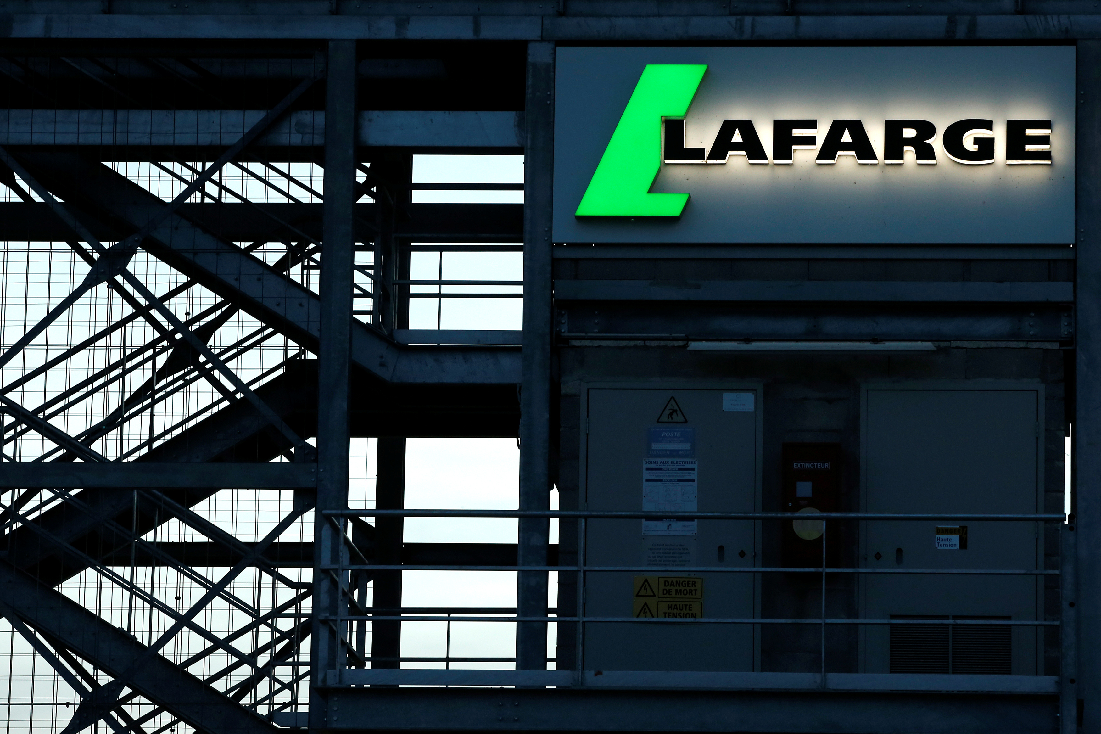 Lafarge toujours mis en examen pour "financement du terrorisme" en Syrie