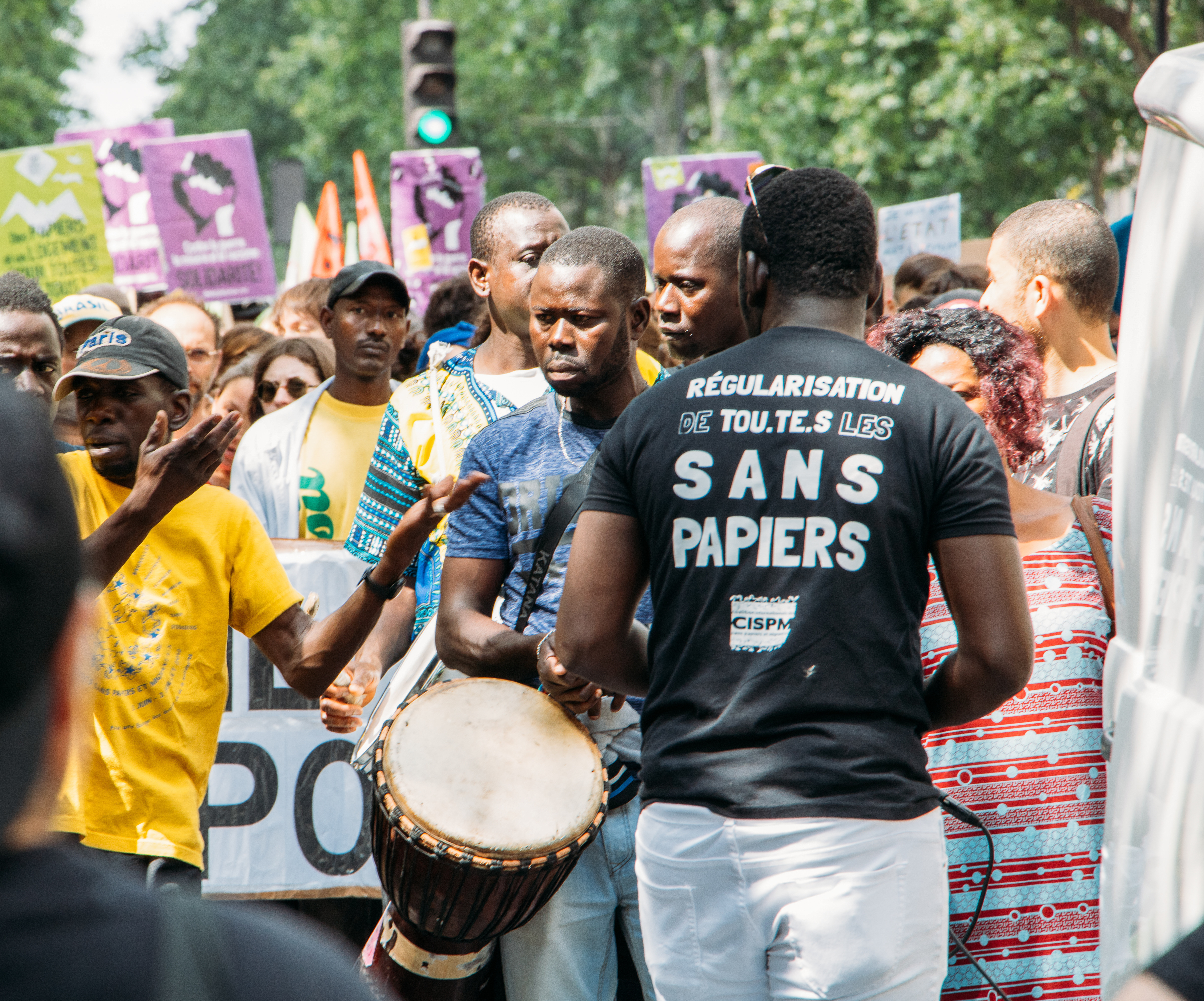 Les clandestins, en majorité des hommes, vivaient sous des tentes ou des abris de fortune près du périphérique. Les camps évacués étaient situés porte de la Chapelle, à Paris, et avenue du président Wilson à Saint-Denis, a précisé le préfet de police Didier Lallement.