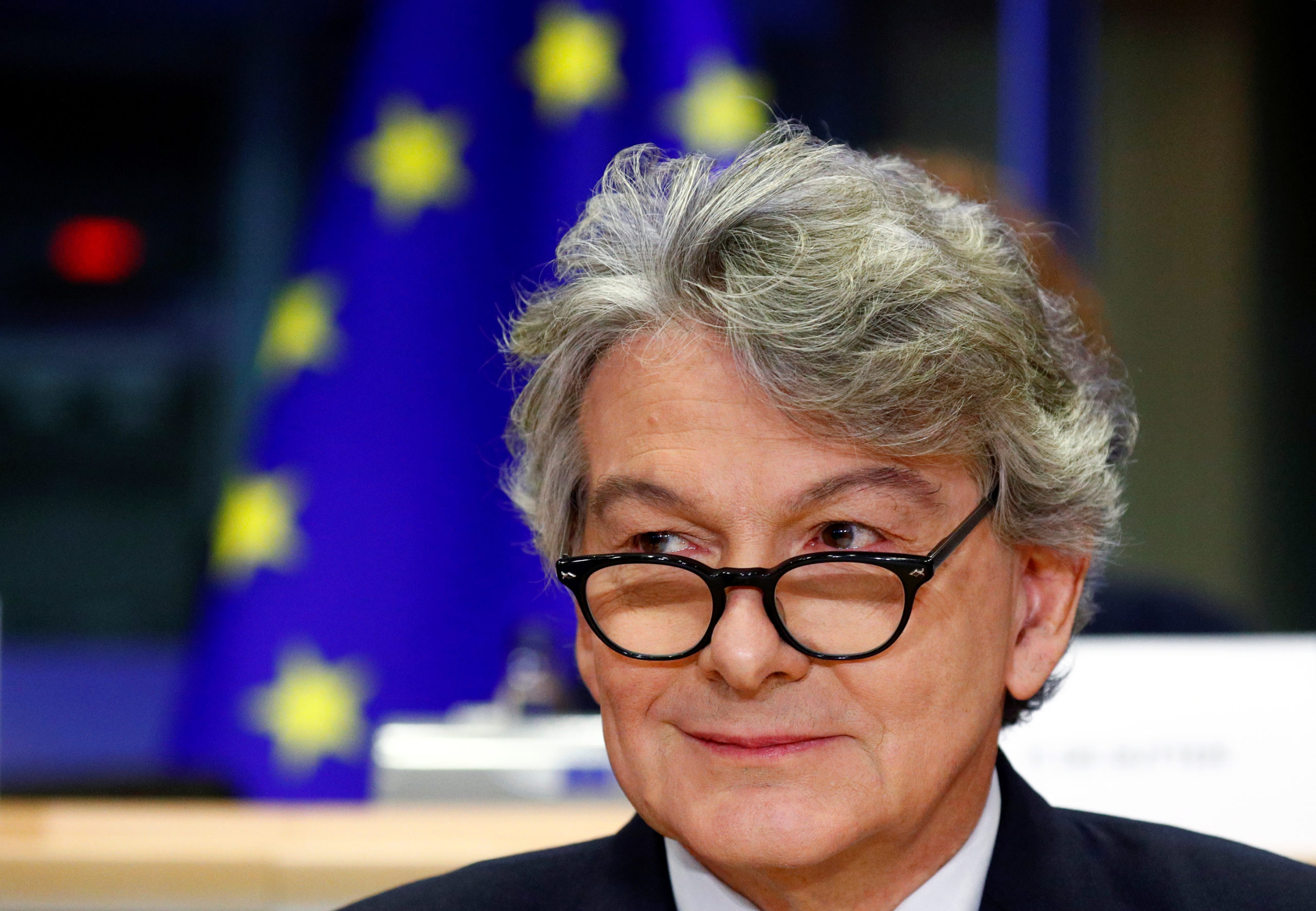 Le candidat français à la Commission européenne, Thierry Breton, a bataillé jeudi pour assurer de sa neutralité et de son engagement futurs face à des eurodéputés sceptiques, qui ont mis en avant des risques de conflits d'intérêts pour l'ancien PDG du groupe de services informatiques Atos. /Photo prise le 14 novembre 2019/REUTERS/François Lenoir