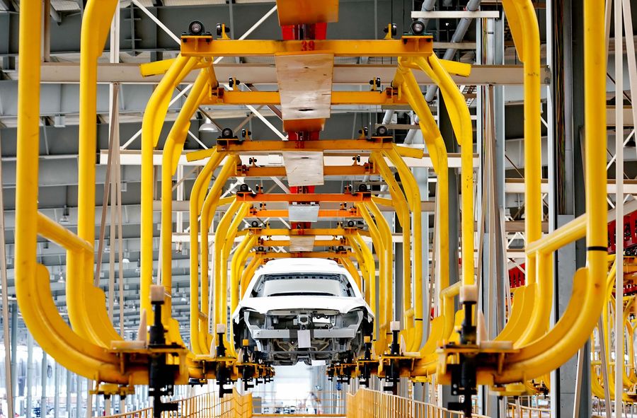 Photo prise le 6 juillet 2019 d'une chaîne de production dans une filiale de Beijing Electric Vehicle Co., Ltd. (BJEV), producteur de véhicules à énergie nouvelle, à Huanghua, ville de la province chinoise du Hebei (nord). (Photo : Yang Shiyao)