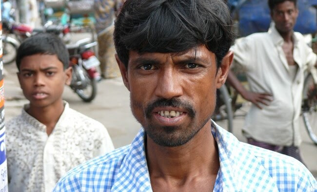 Akram, 39 ans, un chrétien bangladais, a tenu bon pendant près de trois mois grâce à votre soutien. Il vous remercie et vous demande de continuer à prier pour lui.