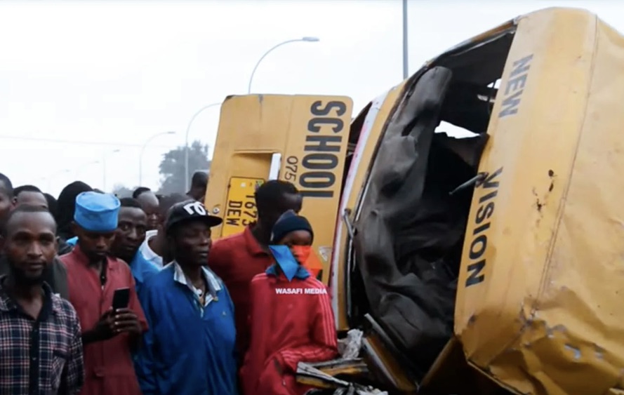 La communauté chrétienne est touchée par la tragédie qui a eu lieu le 24 février à Arusha. Les dirigeants et les étudiants de Jeunesse en mission (JEM) participant au programme de maîtrise des cadres étaient en excursion avec d'autres leaders locaux de l’organisation lorsque leur mini-bus a été heurté et envahi par un gros camion avec des freins défaillants. Le bilan provisoire fait état de onze missionnaires tués et huit autres blessés.