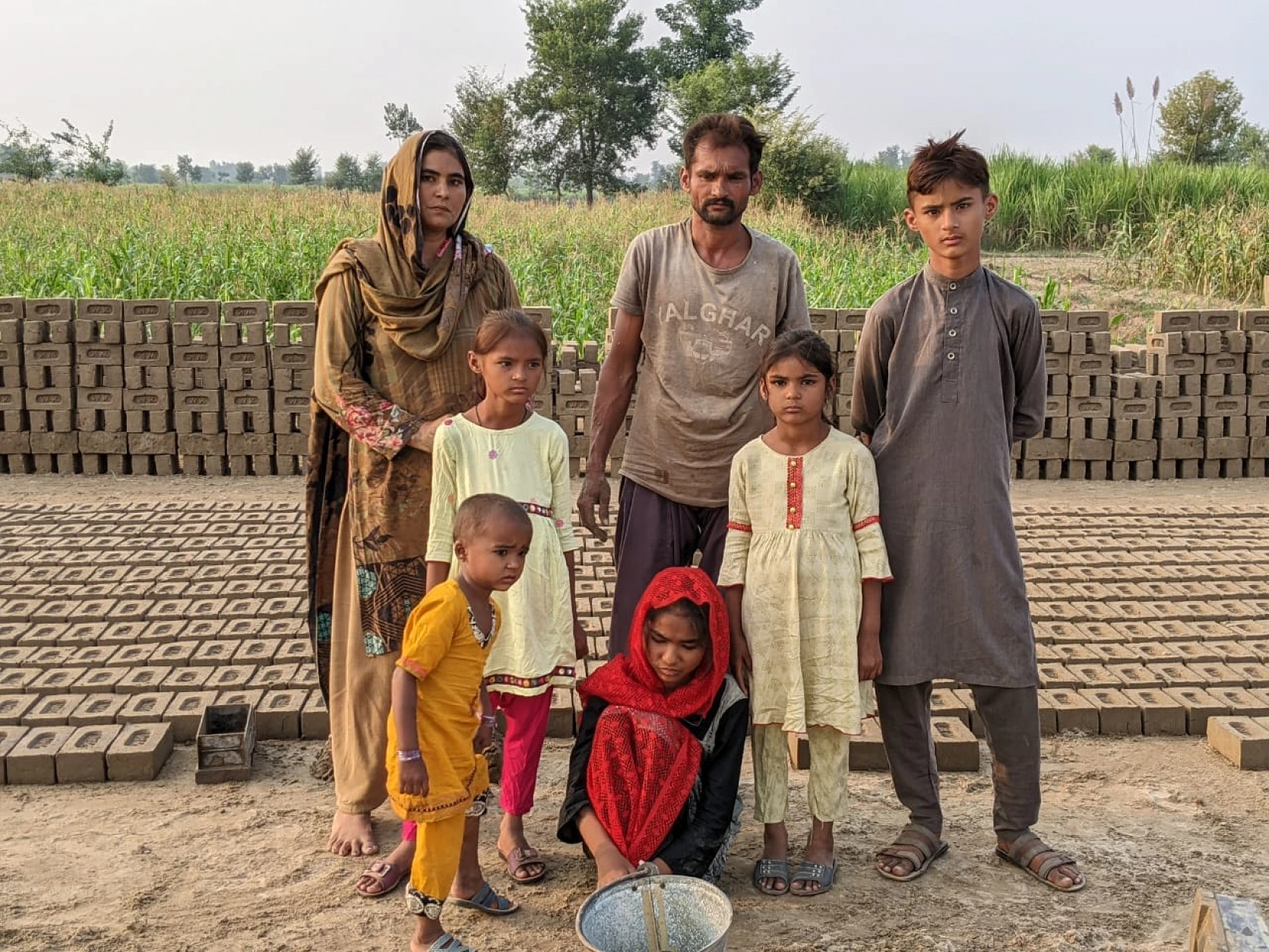 Pendant de nombreuses années, Arshad et Shabana Masih ont travaillé dur dans la briqueterie. Les enfants devaient également les aider. csi