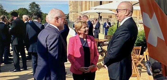 La présidente de la Confédération suisse Viola Amherd s’entretient avec le président azerbaïdjanais Ilham Aliyev : la Suisse participe-t-elle à la reconstruction d’un territoire nettoyé sur le plan ethnico-religieux ? Les Arméniens du Haut-Karabakh ont besoin de notre soutien. Photo : csi