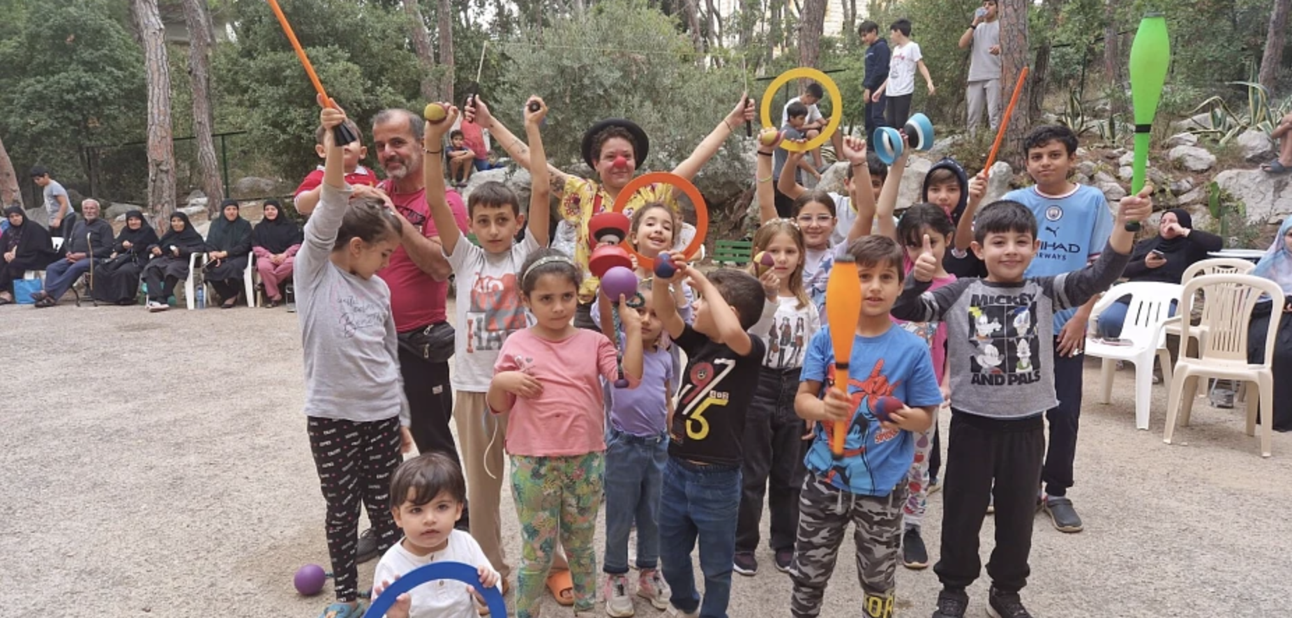 Des moments de soulagement pour les parents et les enfants : une école de cirque soutenue par CSI dans le district de Metn. mad