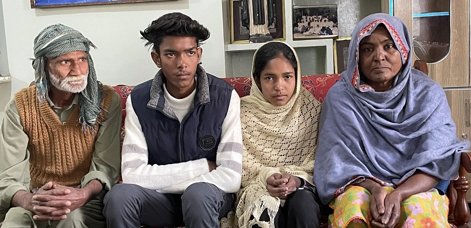 Mehtab et Satish veulent continuer à vivre avec leurs parents adoptifs qui leur permettent de s’épanouir dans un environnement chrétien. csi