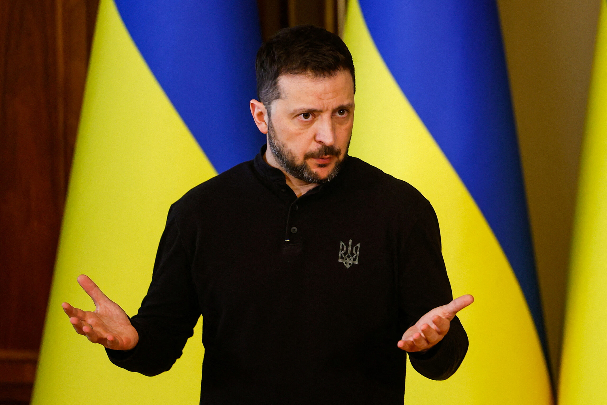 Le président ukrainien Volodymyr Zelenskiy participe à une conférence de presse dans le cadre de l'attaque russe contre l'Ukraine, à Kiev, Ukraine/Photo prise le 12 mars 2025/REUTERS/Valentyn Ogirenko