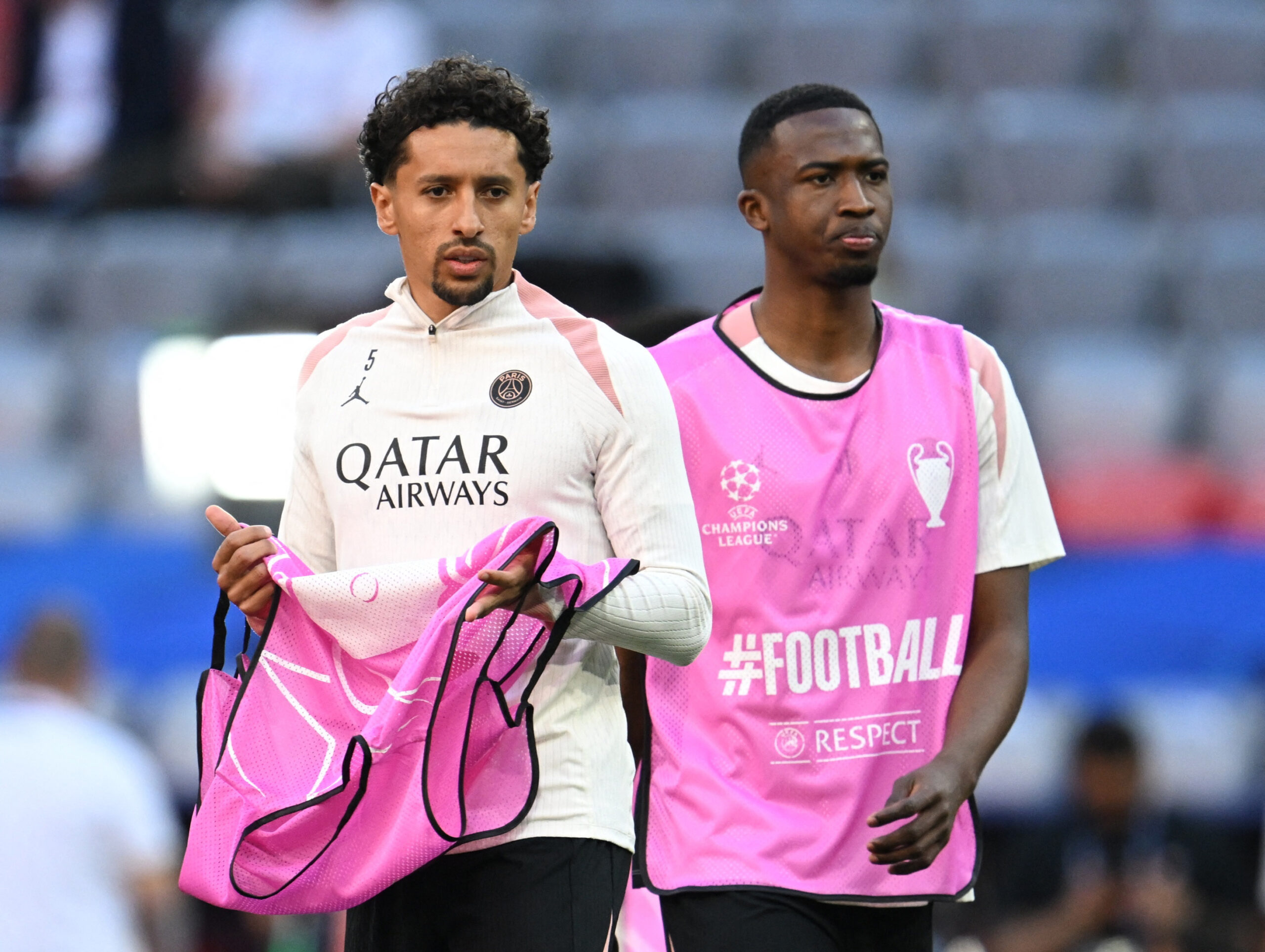 Football - Ligue des Champions - Finale - Paris St Germain Entraînement - Allianz Arena, Munich, Allemagne - 30 mai 2025 Marquinhos et Willian Pacho du Paris St Germain à l'entraînement REUTERS/Angelika Warmuth