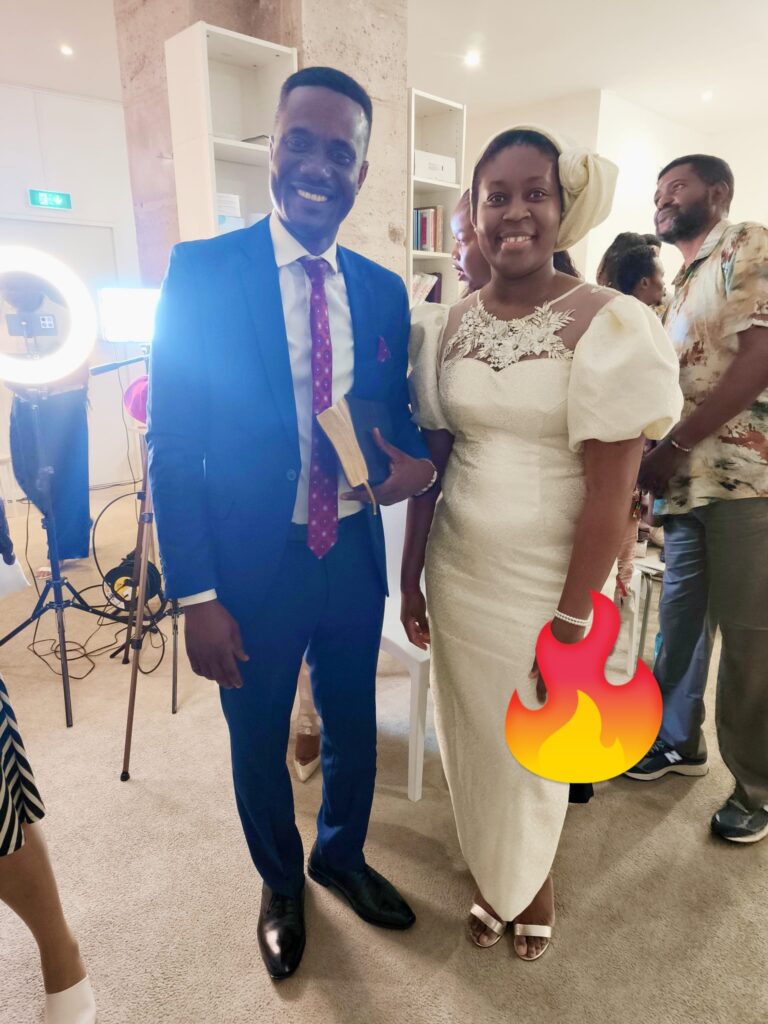 L'EV Paul Nouziayovo au Mont Carmel de Paris et la servante de Dieu journaliste Akossiwa KPEGLI