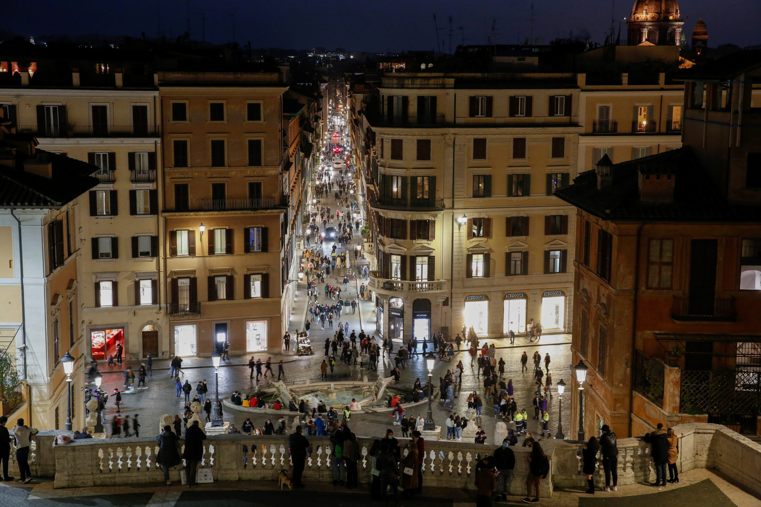 192 décès et 17.455 nouveaux cas dimanche en Italie