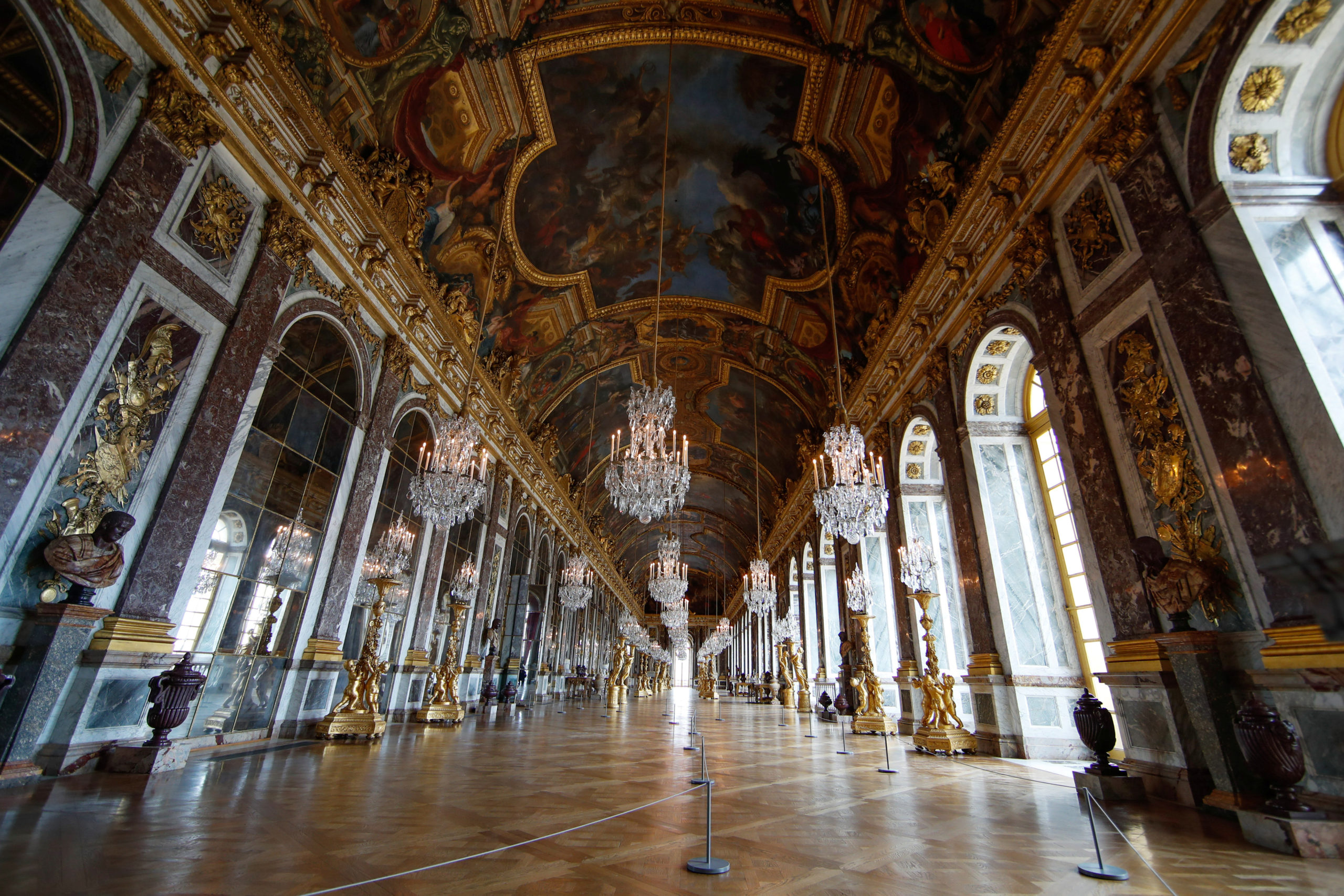 LE CHÂTEAU DE VERSAILLES AU DÉFI D'UNE RENAISSANCE POST-CORONAVIRUS