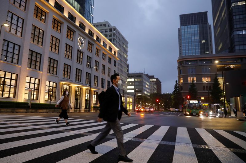 LE JAPON LÈVE L'ÉTAT D'URGENCE À TOKYO, RELANCE SUPPLÉMENTAIRE EN VUE