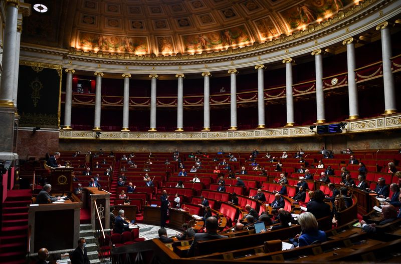 FRANCE: FEU VERT DES DÉPUTÉS À L'APPLICATION STOPCOVID